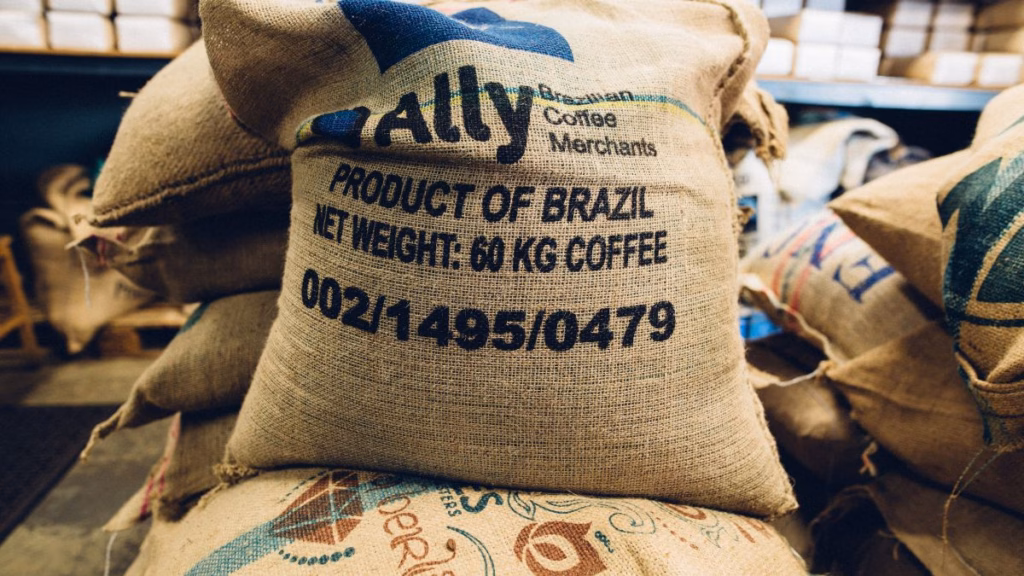 10-Innovative-Uses-for-Jute-Sacks-in-Business-and-Everyday-Life