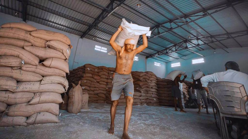 top-7-industries-that-benefit-most-from-using-jute-sacks